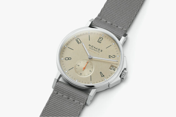 NOMOS | Ahoi 38 Datum sand – Bild 4