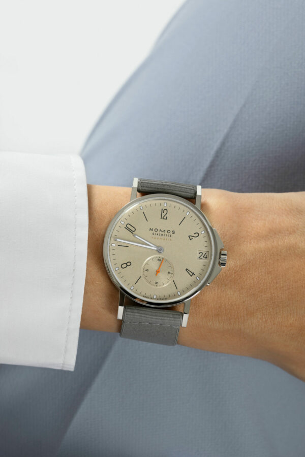 NOMOS | Ahoi 38 Datum sand – Bild 2