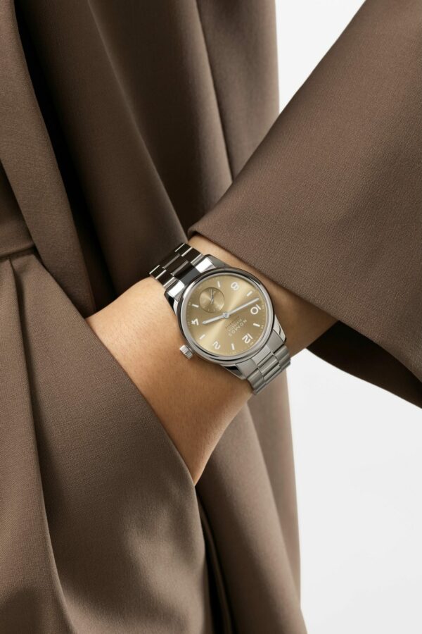 NOMOS | Club Sport Metallband Gold – Bild 3