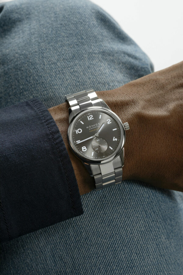 NOMOS | Club Sport Metallband Smoke – Bild 3