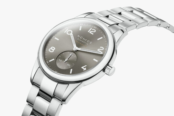 NOMOS | Club Sport Metallband Smoke – Bild 4