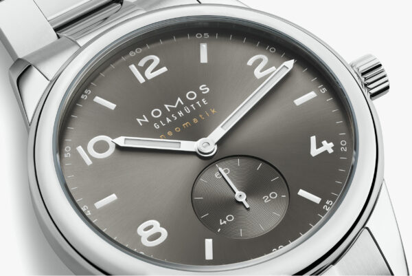 NOMOS | Club Sport Metallband Smoke – Bild 5